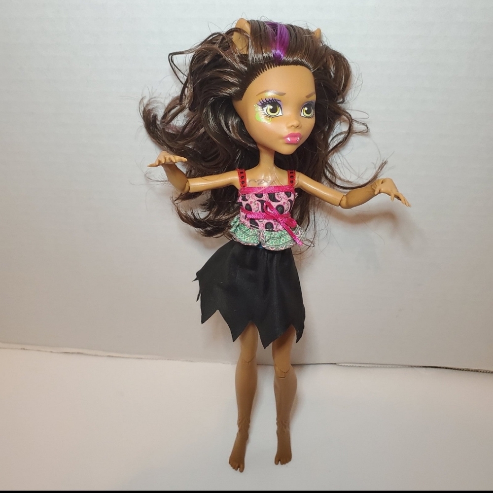 2015 Monster High Clawdeen Wolf Doll Mattel Brown Purple Hair Poseable No Shoes.